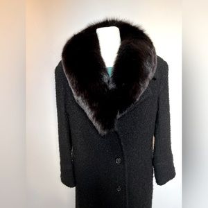 Beautiful classy Boucle Wool Coat with removable Fox fur collar
